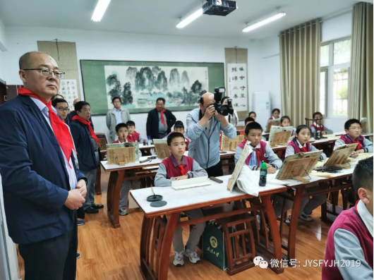 教育部中国书画等级考试直属考点授牌仪式暨书法进校园活动在陇县西大街小学举行514.png